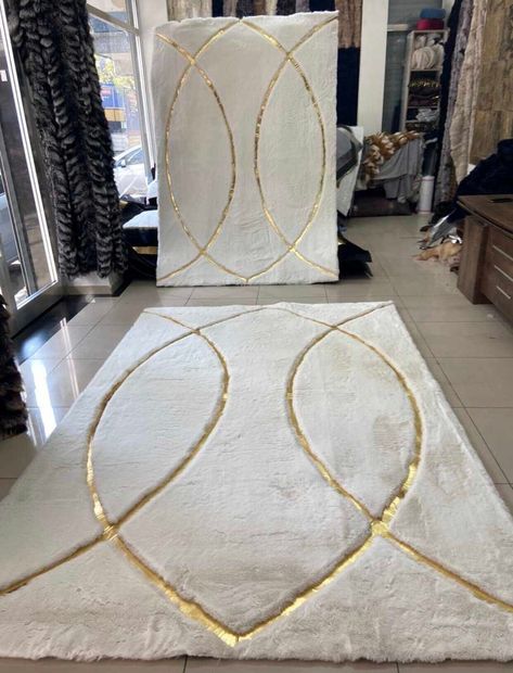 Gold And White Home Office, White And Gold Studio Apartment, Brown Gold And White Bedroom, Living Room Silver And Gold, Fluffy Bedroom Rugs, White And Gold Home Decor Living Room, Gold Rugs In Living Room, Ivory And Gold Bedroom, Modern White And Gold Bedroom