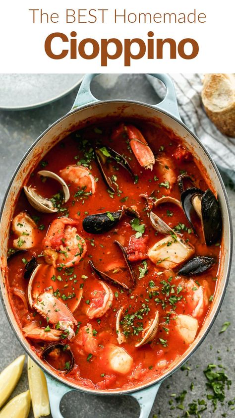 Crab Cioppino Recipe San Francisco, Chiopino Recipe, Chopino Recipe, Cioppino Recipe Easy, Seafood Cioppino, Bread For Dipping, Cioppino Recipe, Seafood Delight, Seafood Stew Recipes