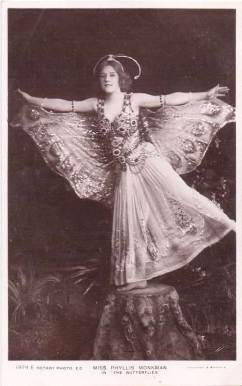 Phyllis Monkman Burlesque Vintage, Vintage Burlesque, Istoria Artei, Madame Butterfly, Vintage Fairies, Foto Poses, Photo Vintage, Old Fashion, Vintage Butterfly