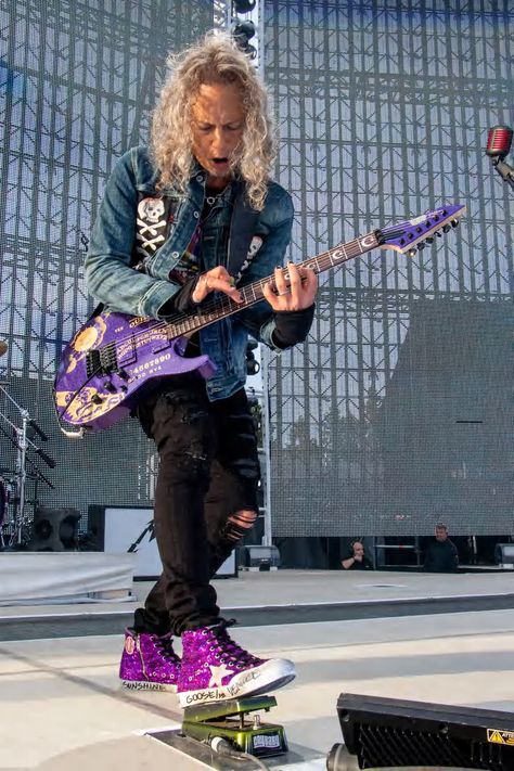 Kirk Hammett Guitars, Metallica Funny, Kirk Metallica, Metallica Art, Rock N Roll Art, Kirk Hammett, New Photo Download, James Hetfield, Guitar Hero