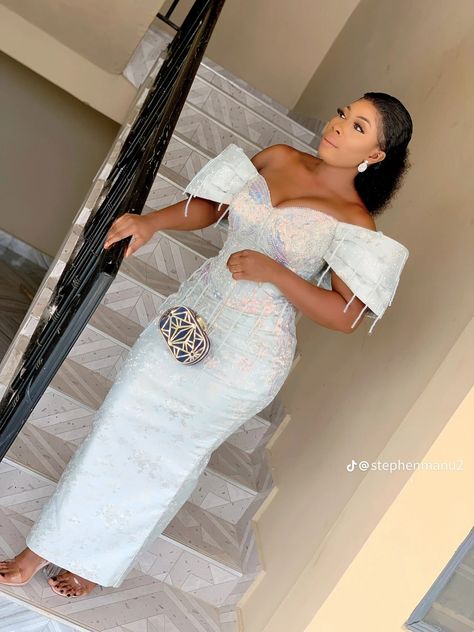 African Bridesmaids, Lace Dress Classy, Fancy Short Dresses, Wedding Outfits For Women, White Dress Styles, Nigerian Lace Styles Dress, Nigerian Lace Styles, Simple White Dress, Corset Styles