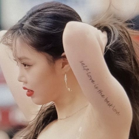 soojin gidle icon Soojin Tattoo, Girl Group Icons, Self Love Tattoo, Love Tattoo, You're So Pretty, Cute Couples Hugging, Me As A Girlfriend, S Tattoo, Love Tattoos