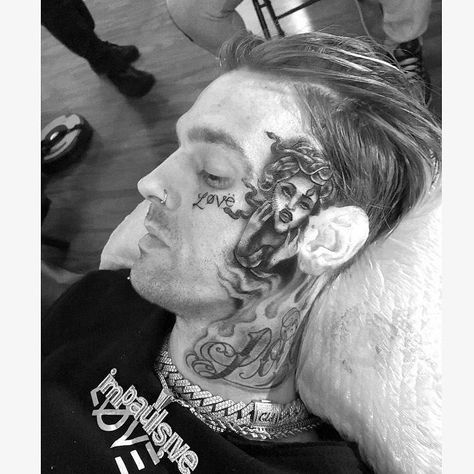 Medusa Face Tattoo, Budist Tattoo, Disturbing Behavior, Medusa Face, Face Tats, Medical Tattoo, Face Fashion, Aaron Carter, Medusa Tattoo