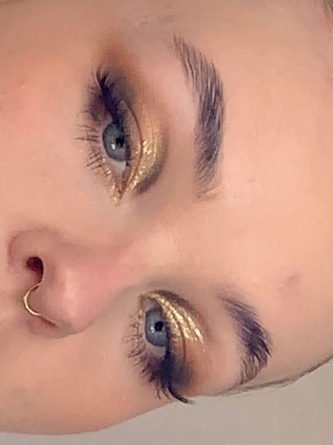 Gold And White Makeup, White Gold Makeup, Color Guard Makeup, Makeup Nose, Gold Mascara, Ballet Makeup, Gold Make Up, Golden Eye Makeup, Golden Makeup