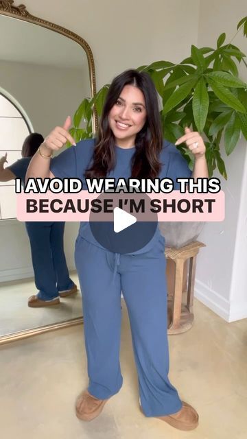 How To Style Clothes For Short People, Short Legs Outfit How To Dress, Wide Leg Pants Short Women, 4’11 Height Women Outfits, Short Wide Leg Pants Outfit, Wide Leg Pants For Petite Women, Wide Leg Pants For Short Women, Pants For Short Curvy Women, Short Legs Long Torso How To Dress