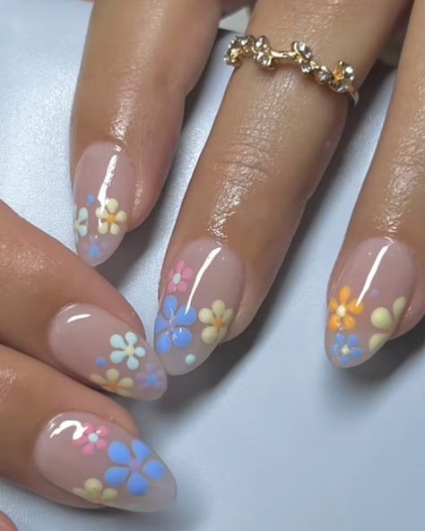 Black Trendy Nails, Colorful Flower Nails, 23 Nails, Golden Nails, Spring Acrylic Nails, Cute Simple Nails, Summery Nails, Summer Acrylic Nails, Short Acrylic Nails Designs