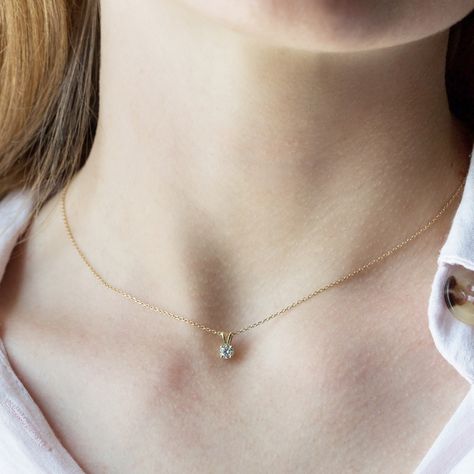 Minimal Gold Ring, Minimalist Accessories Jewellery, Gold Neck Chain, Chain Locket, Jewelry Necklace Simple, Couple Ring Design, Real Gold Necklace, Delicate Gold Jewelry, Minimal Jewellery