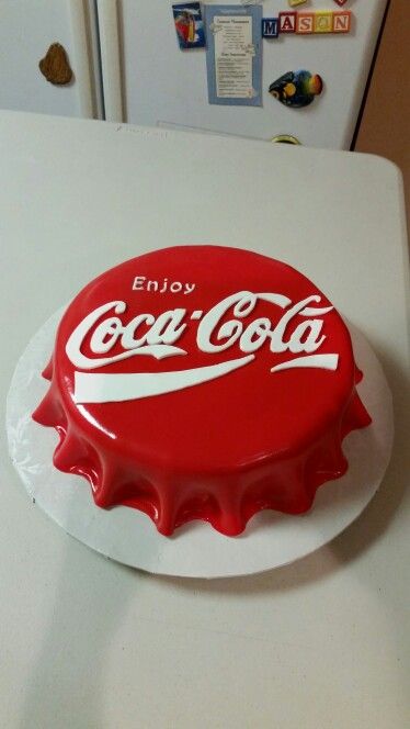 Coca Cola Birthday Party, Bolo Coca Cola, Coke Cola Cake Theme, Pastel Cocacola, Coca Cola Cake With Box Cake, Coca Cola Party Theme, Coca Cola Cake Design Birthdays, Chocolate Coca Cola Cake, Coca Cola Party