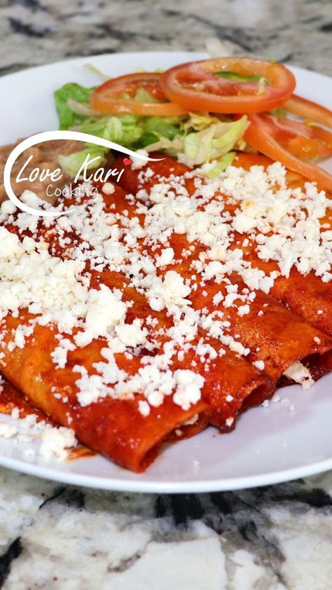 Authentic Red Mexican Enchiladas en Salsa Roja. I'm going to share with you a very easy recipe of how I make Enchiladas Rojas 😋 I hope you … | Instagram Authentic Enchilada Sauce, Mexican Food Recipes Enchiladas, Enchiladas Rojas, Easy Enchilada Recipe, Mexican Enchiladas, Enchiladas Suizas, Roma Tomato, Red Enchiladas, Mexican Kitchens