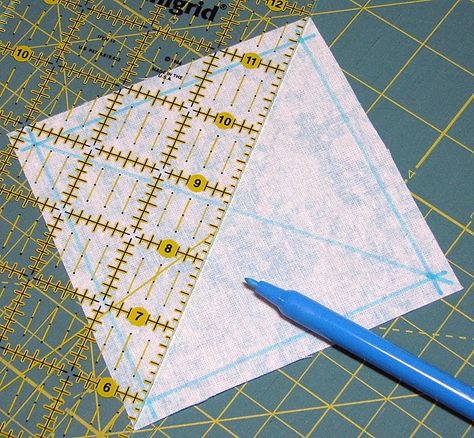 Exploding Block Tutorial | Beyond Sock Monkeys ~ My Quilting Adventures Economy Block, Half Square Triangle Quilts Pattern, Triangle Quilt Pattern, Quilt Blocks Easy, Quilt Techniques, Big Block Quilts, Missouri Star Quilt Company, Quilt Tips, Quilting Videos