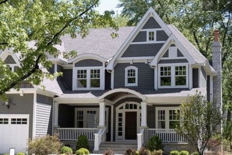 Benjamin Moore Amherst Gray HC-167 – Off The Wall Stories Amherst Gray, Benjamin Moore Exterior, Exterior Gray Paint, Gray Exterior, Chelsea Gray, Gray House, Blue Cape, Exterior House Color, Color Home