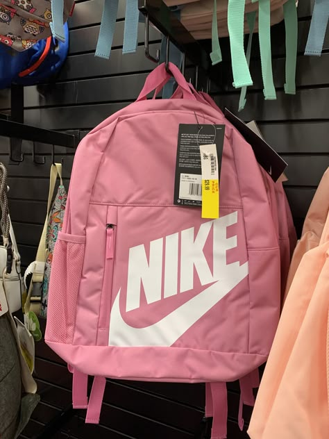 Nike Rosa, School Backpack Essentials, Mochila Nike, Pretty School Supplies, Stylish School Bags, School Bag Essentials, Backpack Essentials, Cool School Supplies, Nike Bags