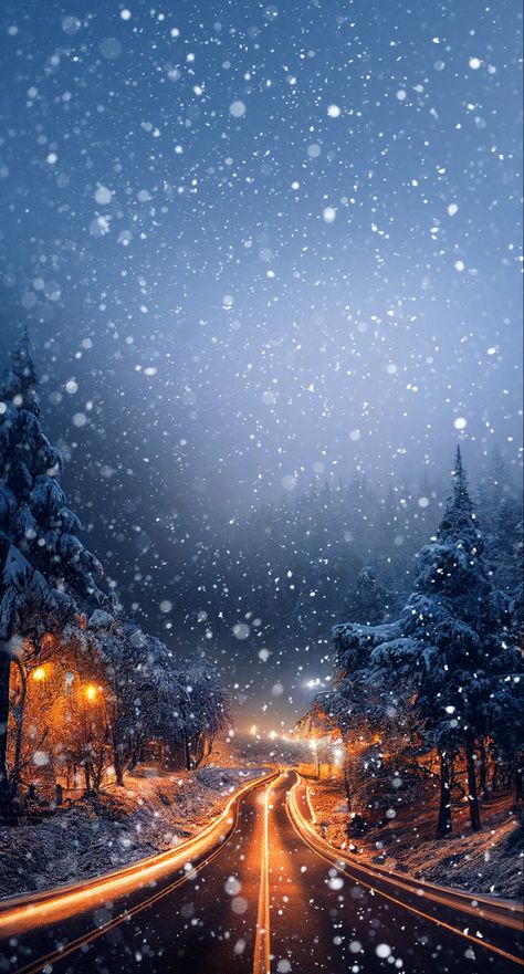 Snowing Aesthetic Wallpaper, January Wallpaper, Icon Pictures, Free Wallpaper Backgrounds, Xmas Wallpaper, Christmas Wallpaper Backgrounds, Christmas Scenery, Christmas Phone Wallpaper, Autumn Scenes