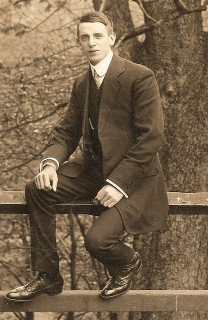 Edwardian man sitting on fence by pepandtim, via Flickr Edwardian Man, Sitting On Fence, Victorian Men, Vintage Gentleman, 1910s Fashion, Retro Pin Up, Man Sitting, Vintage Mens Fashion, Edwardian Era