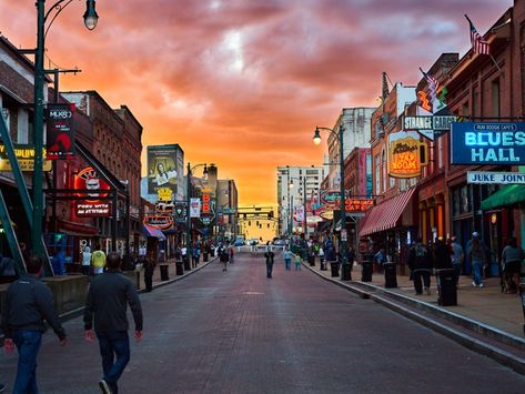 Where To Eat On Beale Street | I Love Memphis Memphis Restaurants, Beale Street Memphis, Visit Tennessee, Tennessee State Parks, Memphis City, Downtown Memphis, Bluff City, Beale Street, Awesome Places