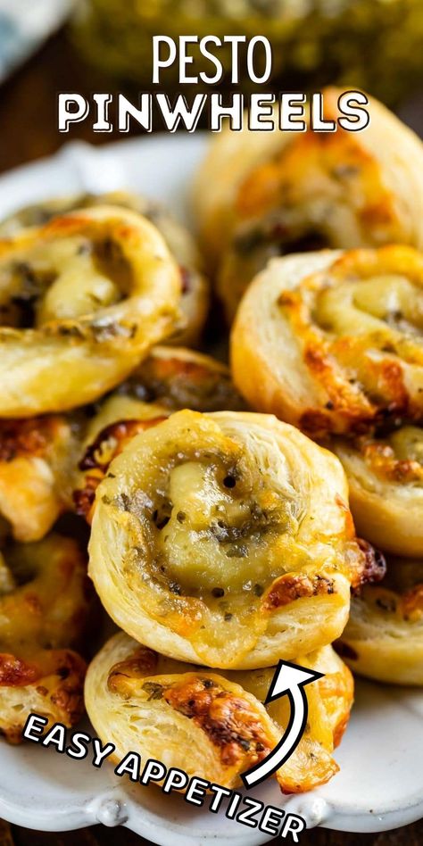 Appetizers With Puff Pastry, Pesto Pinwheels, Creative Appetizers, Pesto Appetizers, Puff Pastry Pinwheels, Puff Pastry Appetizers, Pesto Cheese, Pastry Appetizer, Crazy For Crust