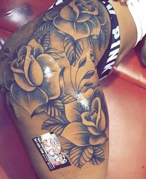 Cute Thigh Tattoos, Woman With Tattoos, Girl Thigh Tattoos, Hip Thigh Tattoos, Model Tattoo, Hand Tattoos For Girls, Cute Hand Tattoos, Pretty Hand Tattoos, Snakebites