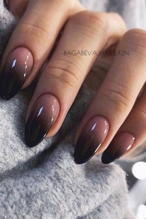 swirl black and nude nails Black And Nude Nails, Black Ombre Nails, Faded Nails, Unghie Sfumate, Gothic Nails, Nude Nail Designs, Goth Nails, Black Nail, Dark Nails