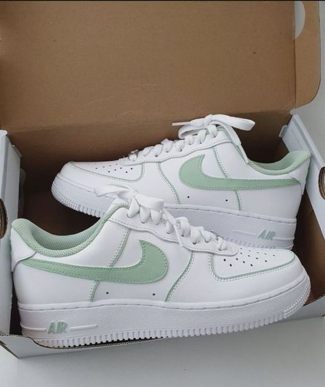 Tenis Air Force, Custom Nike Air Force 1, Custom Nike Air Force, Pretty Sneakers, Nike Air Force 1 Custom, Nike Shoes Air Force, Trendy Shoes Sneakers, White Nike Shoes, Nike Fashion Shoes