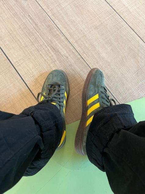 Yellow Shoes Outfit, Yellow Outfits, Adidas Handball Spezial, Yellow Adidas, Adidas Handball, Yellow Sneakers, Aesthetic Streetwear, Adidas Spezial, Yellow Shoes