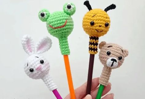 Mini Crochet Animals, Pencil Topper Crafts, Crochet Pencil, Finger Puppet Patterns, Pen Toppers, Knitted Mittens Pattern, Crochet Bookmark Pattern, Hello Kitty Keychain, Puppet Patterns