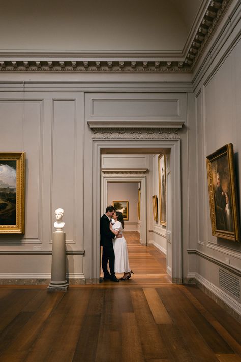 National Gallery Of Art Washington Dc Engagement, Engagement Photos Art Gallery, Museum Engagement Shoot, Art Gallery Engagement Photos, Photo Ideas For Wedding, Sweet Home Aesthetic, Museum Couple, Aesthetic Decoration Ideas, Engagement Photo Shoot Ideas