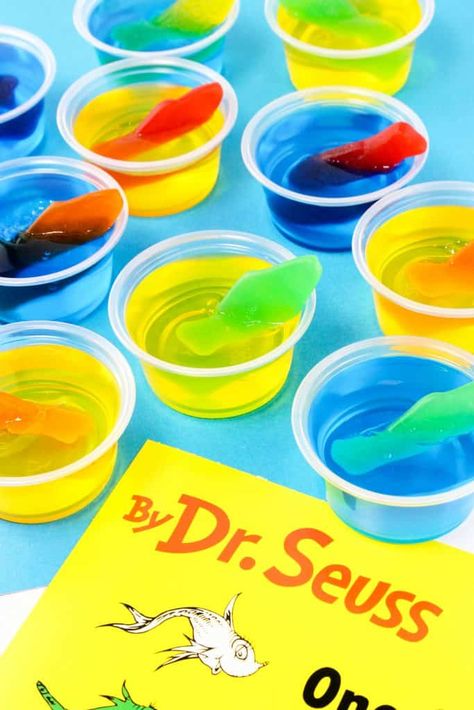 Fish Jello Cups, Dr Seuss Snacks, Dr Seuss Preschool Activities, Doctor Suess Birthday, Dr Seuss Party Ideas, Dr Seuss Preschool, Dr Seuss Party, Dr Seuss Classroom, Dr Seuss Activities