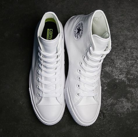 Converse Chuck Taylor Ii, White Converse Outfits, Black High Top Converse, Urban Shoes, Adidas Shoes Mens, Fresh Sneakers, Mens Boots Fashion, Hype Shoes, Converse Chuck Taylor All Star