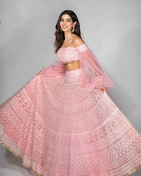 Khushi Kapoor, Diwali Outfits, Indian Outfits Lehenga, Wedding Lehenga Designs, Indian Bride Outfits, Traditional Indian Dress, Pink Lehenga, Indian Dresses Traditional, Traditional Indian Outfits