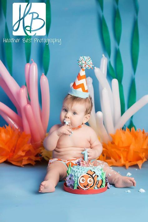 Disney Finding Nemo inspired baby photography. Cake smash birthday one year old Dory Birthday Party, Finding Dory Party, Finding Dory Birthday, Finding Nemo Party, Nemo Birthday Party, Nemo Cake, Dory Birthday, Finding Nemo Birthday, Dory Party