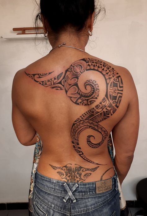 Tattoo Dos, Nuku Hiva, Flower Hip Tattoos, Polynesian Tattoos Women, Hawaii Tattoos, Back Tats, Hip Tattoos, Polynesian Tattoos, Polynesian Art