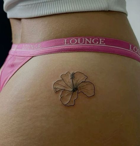 Small Flower Tattoo On Hip, Tattoos Above The Buttocks, Obx Tattoos Ideas, Tattoo Ideas Hidden, Tattoo Ideas Female Dark Skin, Obx Tattoos, Under Buttcheek Tattoo Women, Tattoos On Hip, Tattoos Under Buttcheeks