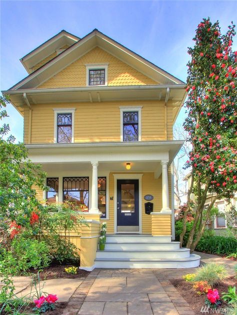 Yellow House Exterior, Victorian Homes Exterior, Colonial House Exteriors, House Paint Color Combination, Two Story House, Yellow House, Pastel House, Casas Coloniales, Exterior Paint Colors For House