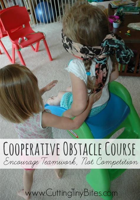 Cooperative Obstacle Course: Encourage Teamwork, Not Competition.  Awesome gross motor, communication, and listening activity for kids for a rainy day. Home Preschool Schedule, Listening Activities For Kids, Teamwork Activities, Tiny Bites, Kids Obstacle Course, Preschool Schedule, Social Skills Groups, Gross Motor Activities, Rainy Day Activities