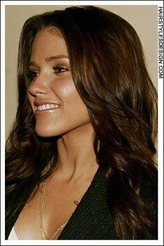 Love the color Beach Wave Hair, Hair Color Auburn, Sophia Bush, Deep Wave Hairstyles, Long Brown Hair, Celebrity Hairstyles, Brunette Hair, Beach Hair, Brazilian Hair