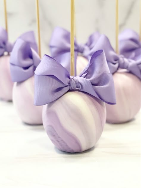 Purple Party Favors Ideas, Lavender Treat Table, Lavender Cake Pops, Purple Candy Table, Purple Treats, Purple Candy Bar, Purple Dessert Tables, Butterfly Baby Shower Cake, Candy Bar Comunion