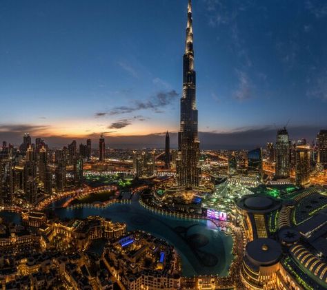 Dubai Wallpaper Hd, Dubai Aesthetic Night, Khalifa Dubai, Luxury Boat, Dubai Aesthetic, Business Setup, Dubai Luxury, Dubai City, Night Landscape