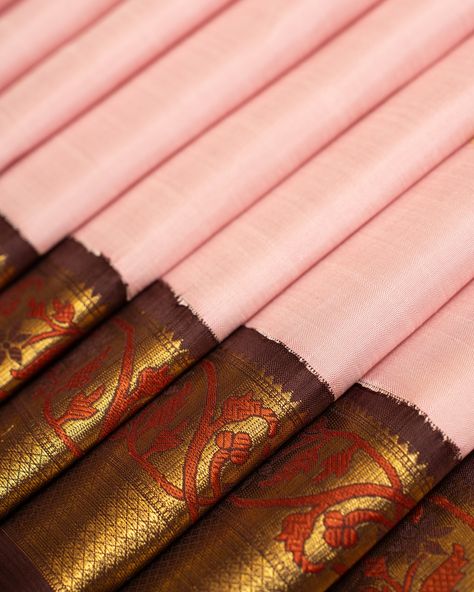 Featuring the exquisite lilac pink and brown korvai kanjivaram silk saree adorned with minakari motifs on the body, complemented by a korvai woven brown Paithani border and zari pallu. Saree code: CL280376 Kanjivaram Silk Saree, Lilac Pink, Pink And Brown, Silk Saree, Silk Sarees, Lilac, Saree, Coding, Wonder