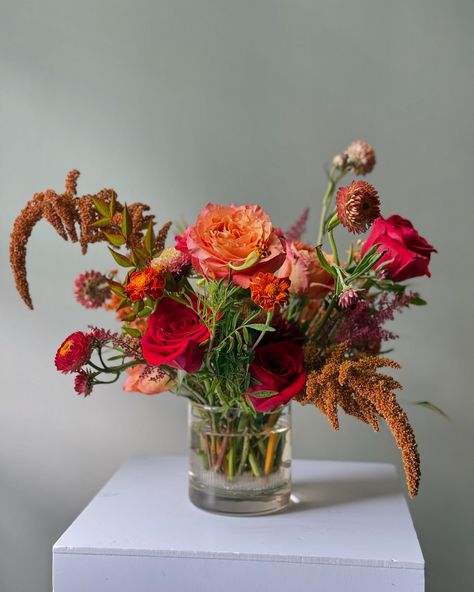 Fall in love with the magic of autumn blooms! 🍁 Our fall floral arrangements bring warmth, romance, and that touch of seasonal elegance to your special day. Think rich, moody hues, lush textures, and florals that capture the cozy, intimate vibe of a fall wedding. If you’re a bride-to-be planning an autumn celebration, let’s create something unforgettable together. Tell us—what’s your favorite fall flower? ✨ #fallwedding #autumnbloom #romanticfloral #bridesoffall #storyfloraldesign #we... Bride Bouquets Fall, November Florals, Western Floral Arrangements, Fall Wedding Flowers October, Autumn Flower Bouquet, Autumnal Flowers, Intimate Fall Wedding, Autumn Celebration, Fall Flower Arrangements