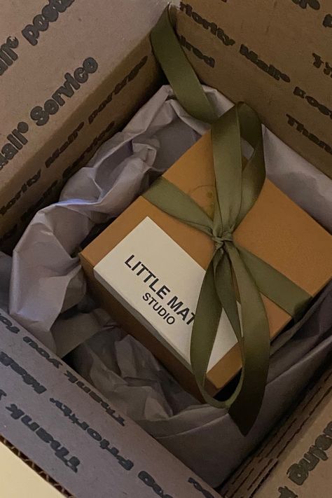 Box Filler Ideas Packaging, Modern Packaging Design Inspiration, Aesthetic Box Packaging, Brown Box Packaging, Kraft Box Packaging, Modern Packaging Design, Japanese Candles, Modern Packaging, Small Business Packaging Ideas