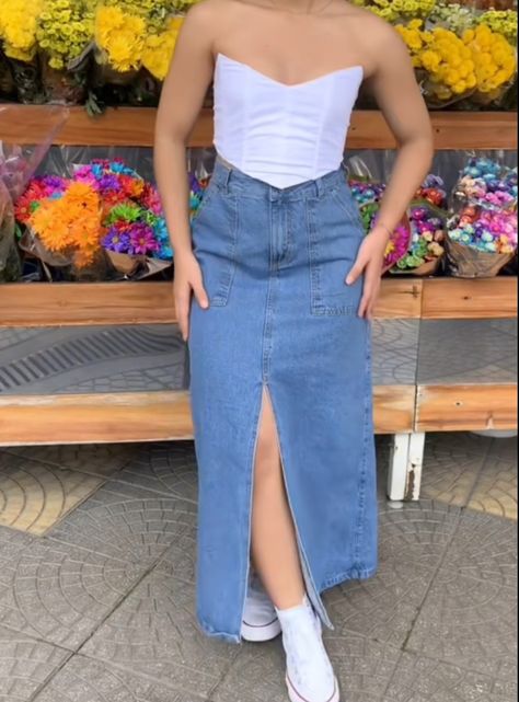 Jeans Oversize, Cute Maxi Skirts, Skirt Outfits Aesthetic, Ropa Upcycling, Casual Date Night Outfit, Jean Skirt Outfits, Cute Modest Outfits, Look Formal, Maxi Skirt Outfits