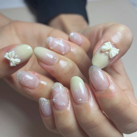 pastel yellow and bows 💛🎀    Gel manicure (intermediate art)  Using supplies from @lunabeauty_store     #adelaidenails #adelaidegelnails #gelmanicure #koreannailart #koreannails #yellownails #cutenailart Nails Short Yellow, Yellow Douyin Nails, Pastel Yellow Nails Design, Pastel Yellow Nails, Yellow Nails Design, Korean Nail Art, Korean Nails, Baby Yellow, Nail Studio