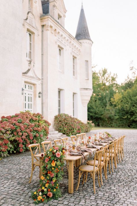 Fairytale Bordeaux Chateau with Vines - French Wedding Venues French Wedding Decorations, France Chateau Wedding, French Countryside Wedding Theme, French Countryside Wedding, Chateau Wedding Decor, Chateau Wedding France, French Wedding Venues, French Villa, Small Weddings Ceremony