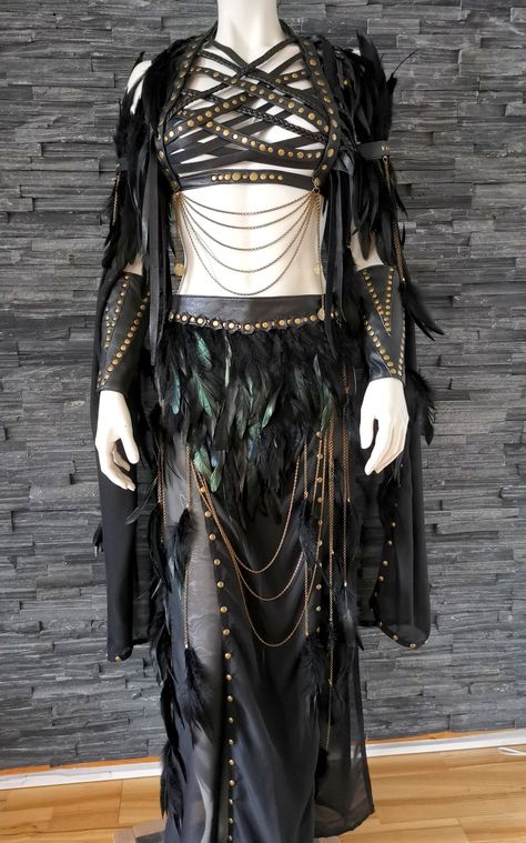 Bird warrior outfit. Made to order. Diy Crow Costume Women, Crow Outfit, Dnd Kenku, Wasteland Cosplay, Bird Warrior, Bird Outfit, Avatar Costume, Crow Costume, Raven Cosplay