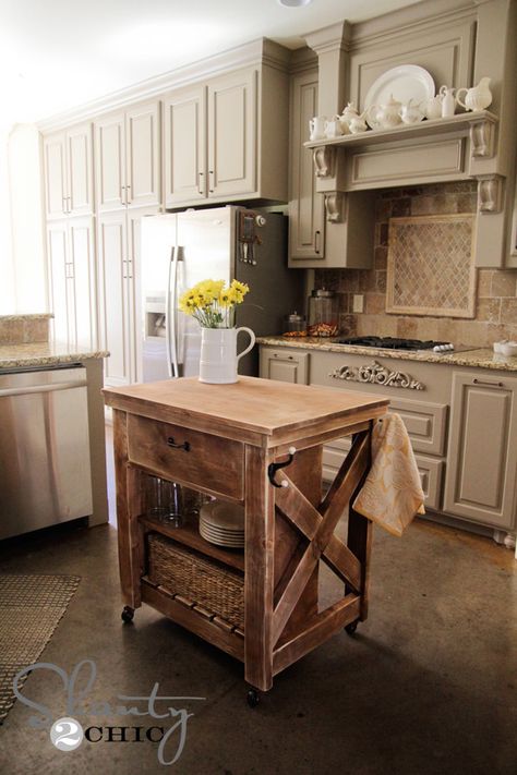 Small Rustic Kitchens, Rolling Island, Reclaimed Wood Kitchen Island, Reclaimed Wood Kitchen, Kitchen Island On Wheels, Kitchen Island Plans, Building A Kitchen, Rustic Kitchen Island, Rolling Kitchen Island