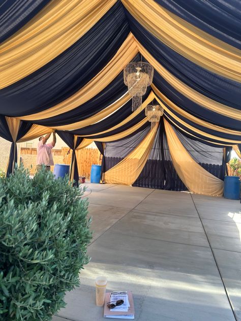 Canopy Draping, Bautizo Ideas, Flowers Rangoli, Wall Drapes, Navy Gold Wedding, Gold Drapes, Backyard Graduation Party, Night Wedding Decor, Quince Decorations