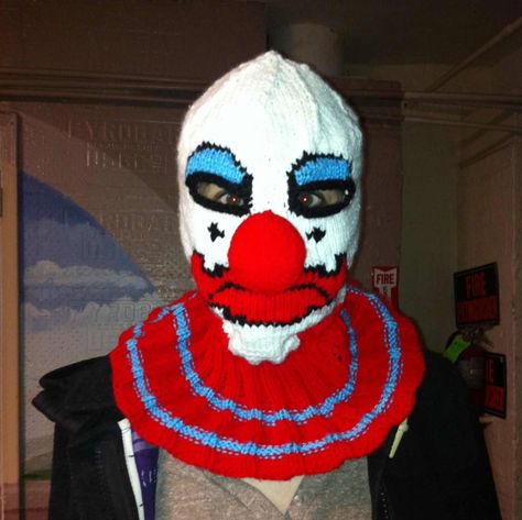 Knitted Clown Balaclava - the evilest mask ever crocheted:   #Halloween #knitting #handmade Crochet Cosplay, Fear Of Clowns, Evil Mask, Scary Clown Mask, Yarn Wig, Extreme Knitting, Creepy Clowns, Nose Warmer, Crochet Mask