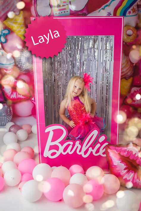 Barbie Birthday Photo Booth, Barbie Mini Sessions, Barbie Birthday Photoshoot Ideas, Barbie Photoshoot Ideas Kids, Barbie Theme Photo Shoot, Barbie Box Photoshoot, Barbie Photo Shoot, Barbie Photo Booth, Girls Barbie Birthday Party