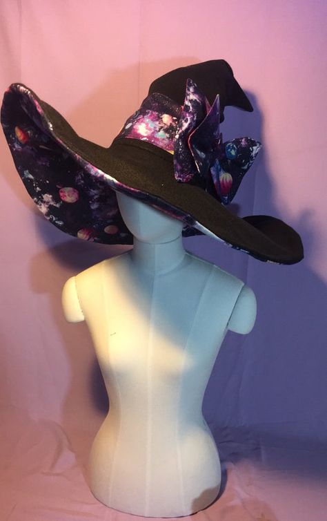 Witchy Closet, Streaming Aesthetic, Galaxy Witch, Fantasy Hats, Alt Crafts, Witch Hat Design, Cute Witch Hat, Witchy Hat, Victorian Witch