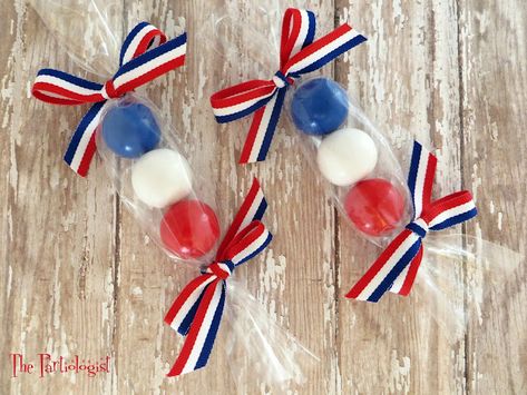 Patriotic Favors, Referral Ideas, Patriotic Picnic, Treat Holders, 4th Of July Celebration, Patriotic Party, 4th Of July Decorations, Patriotic Holidays, July Crafts